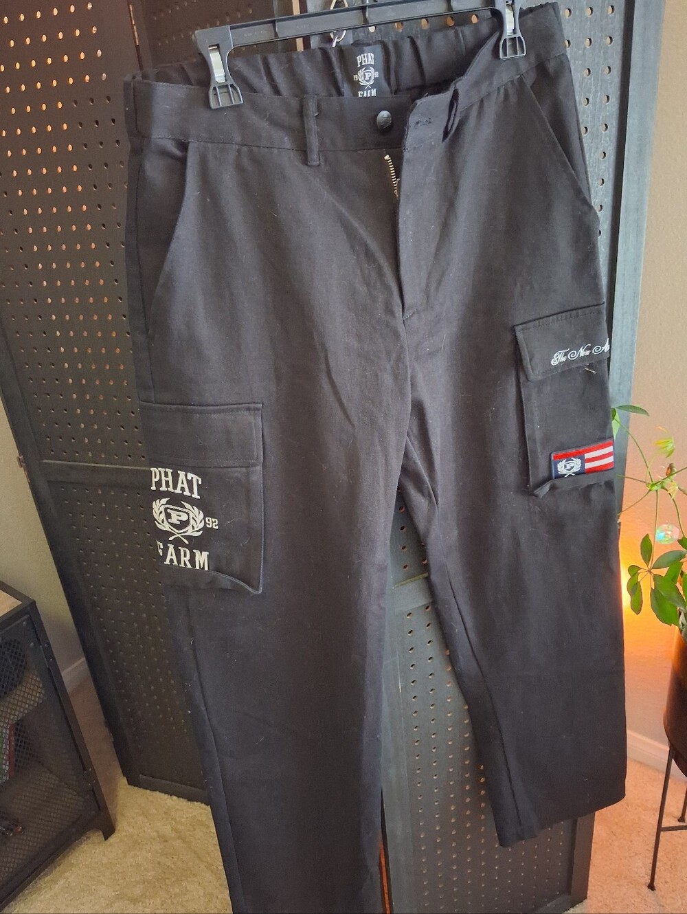 Phat Farm X Forever 21 Men.   Black Cargo Pants with Logo Patch